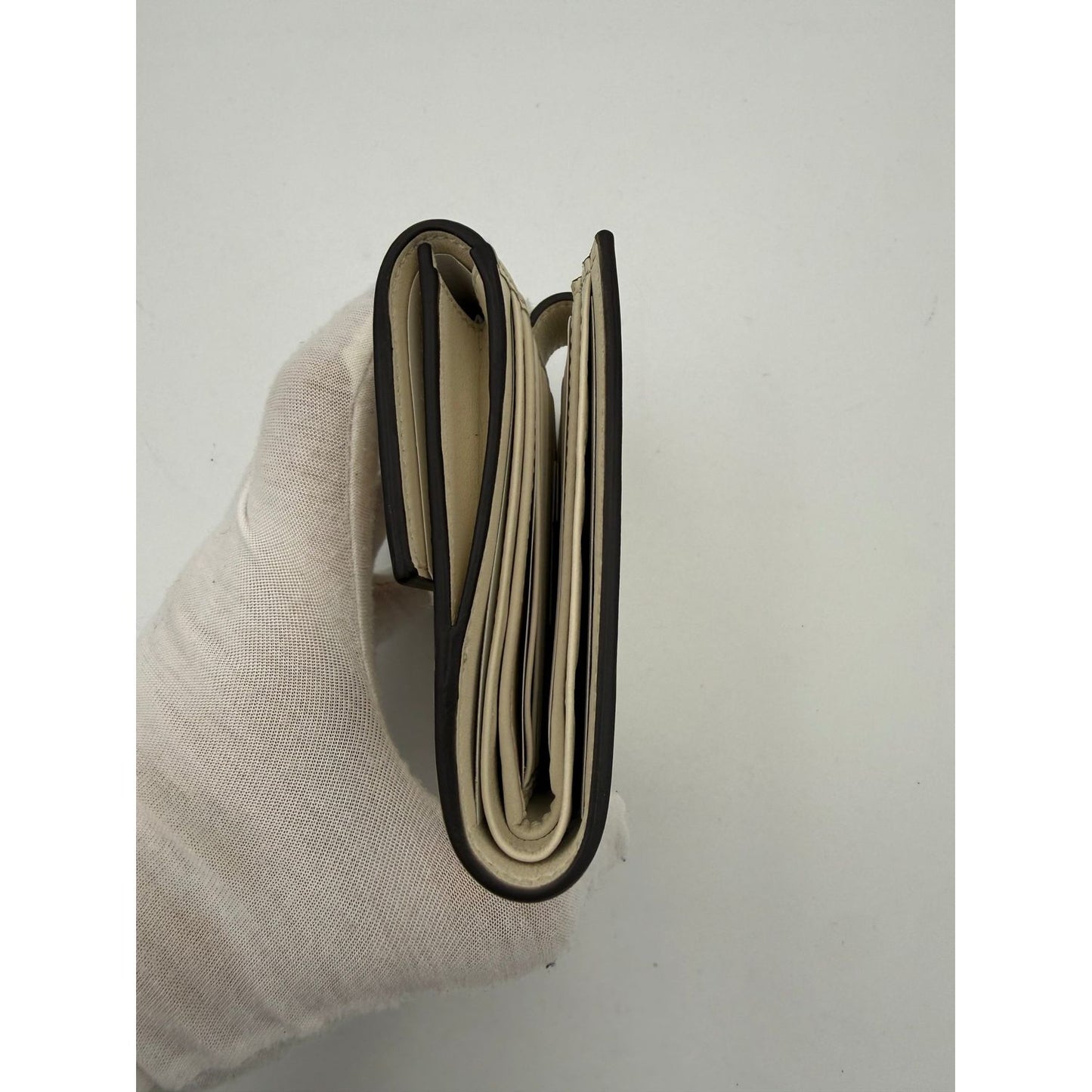 Gucci GUCCI GG Marmont Compact Wallet