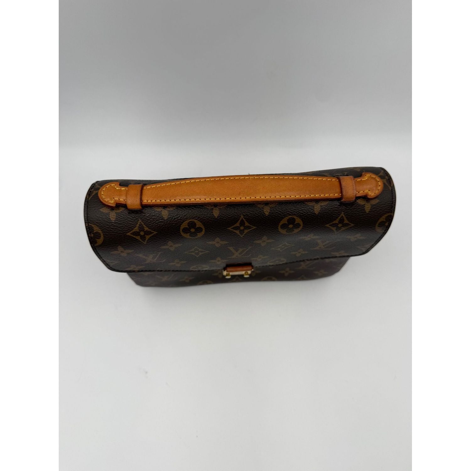Louis Vuitton LOUIS VUITTON METIS Monogram Handbag