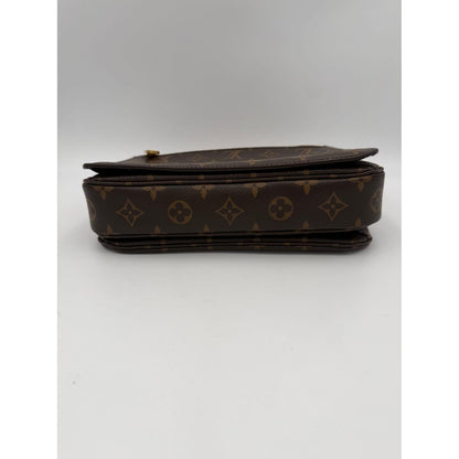 Louis Vuitton LOUIS VUITTON METIS Monogram Handbag