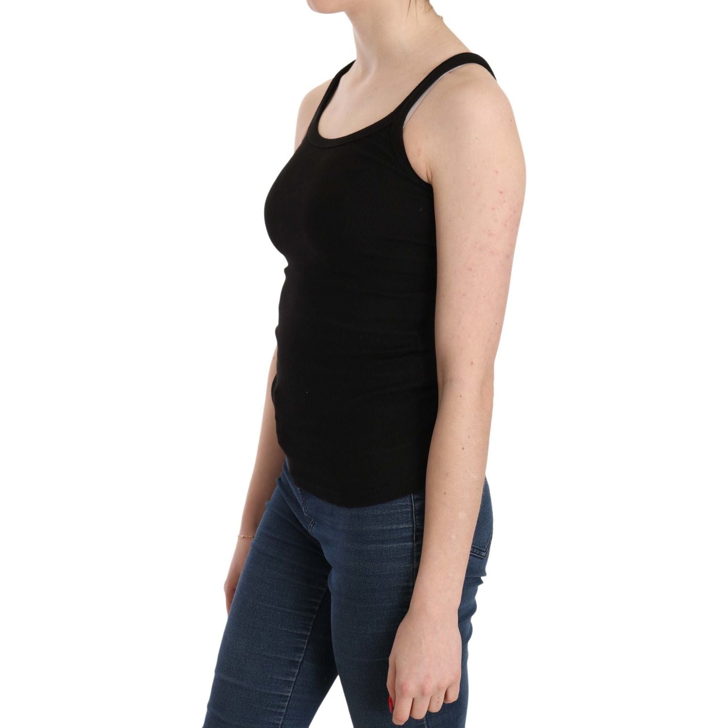 بلوزة أنيقة بدون أكمام وأشرطة رفيعة من PINK MEMORIES