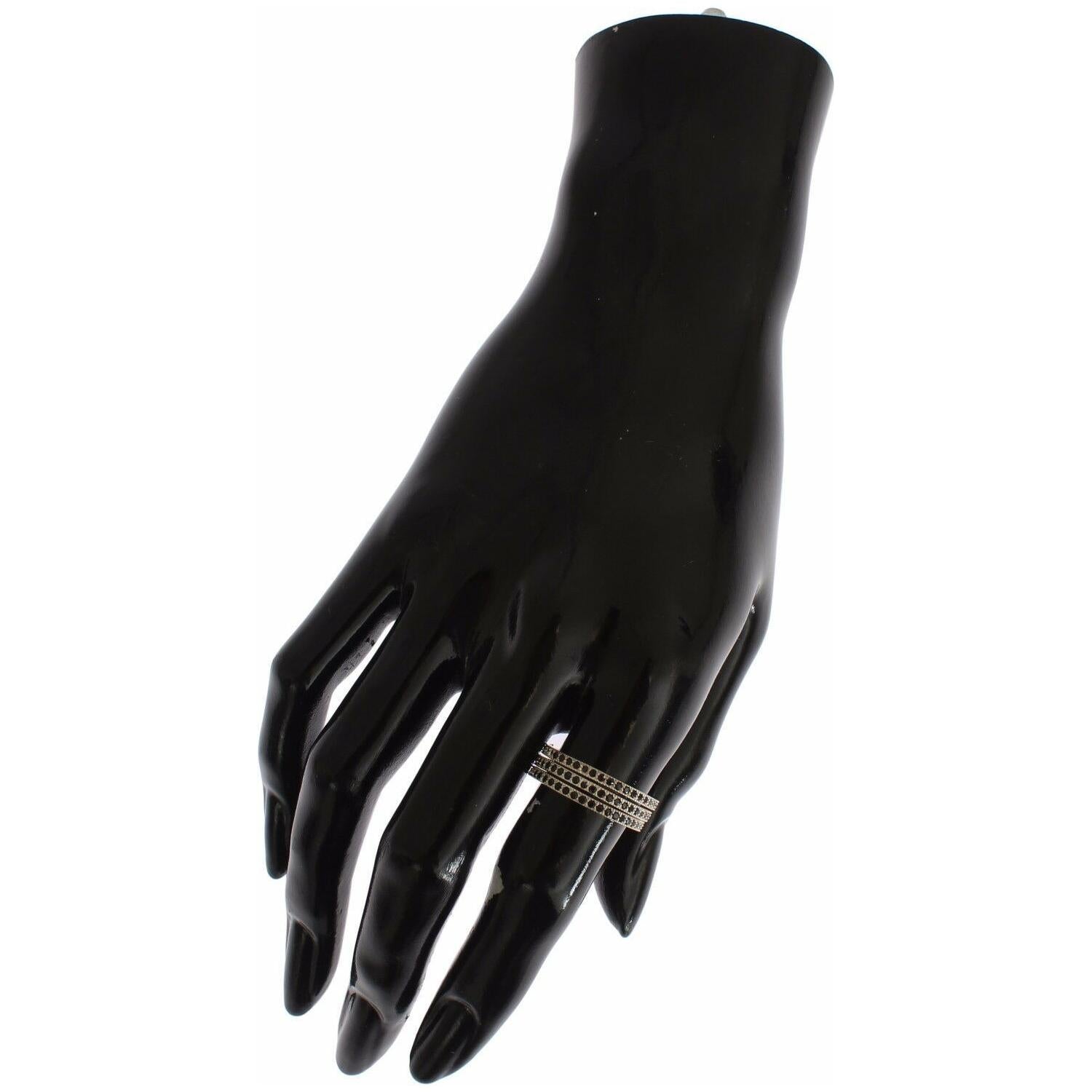 خاتم نيالايا الأنيق المصنوع من الفضة والزركون الأسود