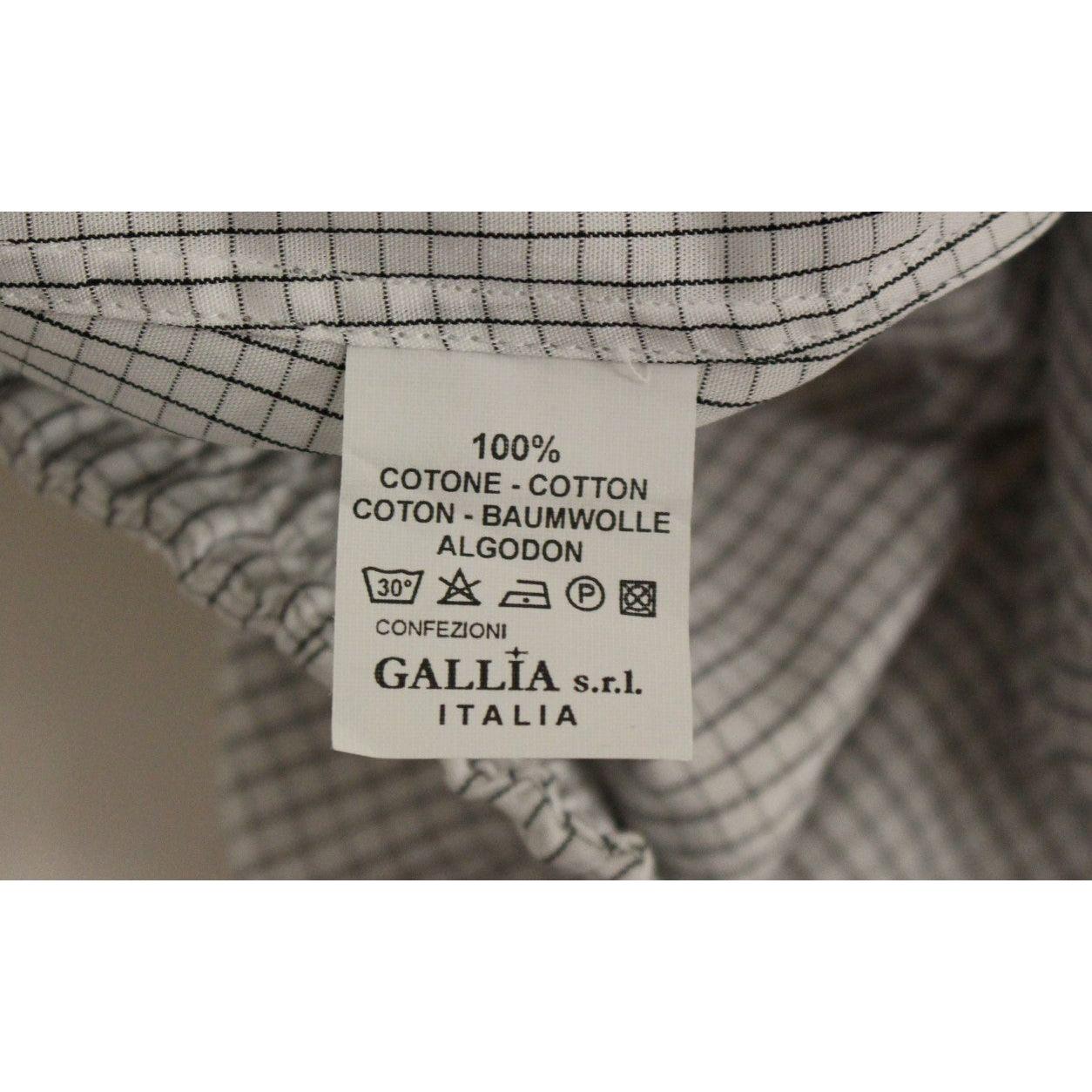 شورت قطني منقوش باللون الأبيض الأنيق من أندريا إنكونتري