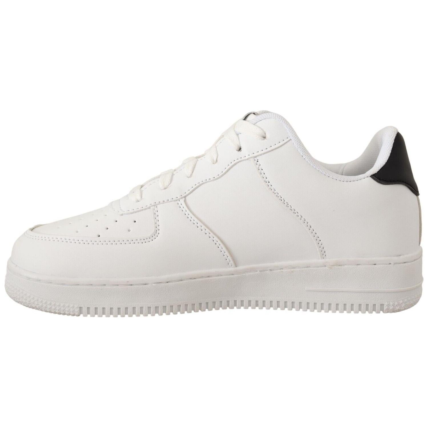 حذاء رياضي أنيق من الجلد باللون الأبيض من SIGNS