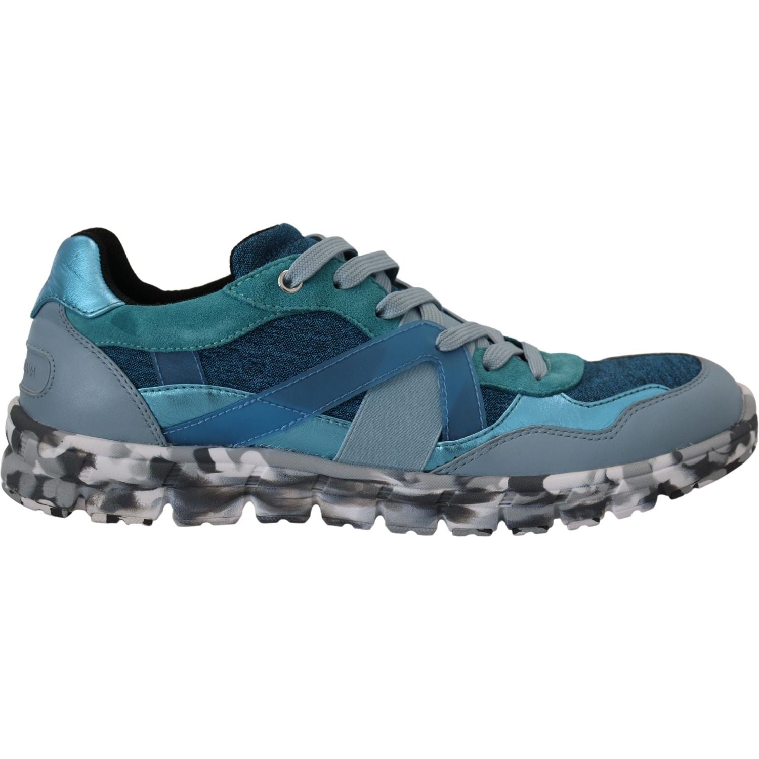 دولتشي آند غابانا - ارتقِ بمظهرك الرياضي مع الأحذية الرياضية الأنيقة ذات الرقبة المنخفضة