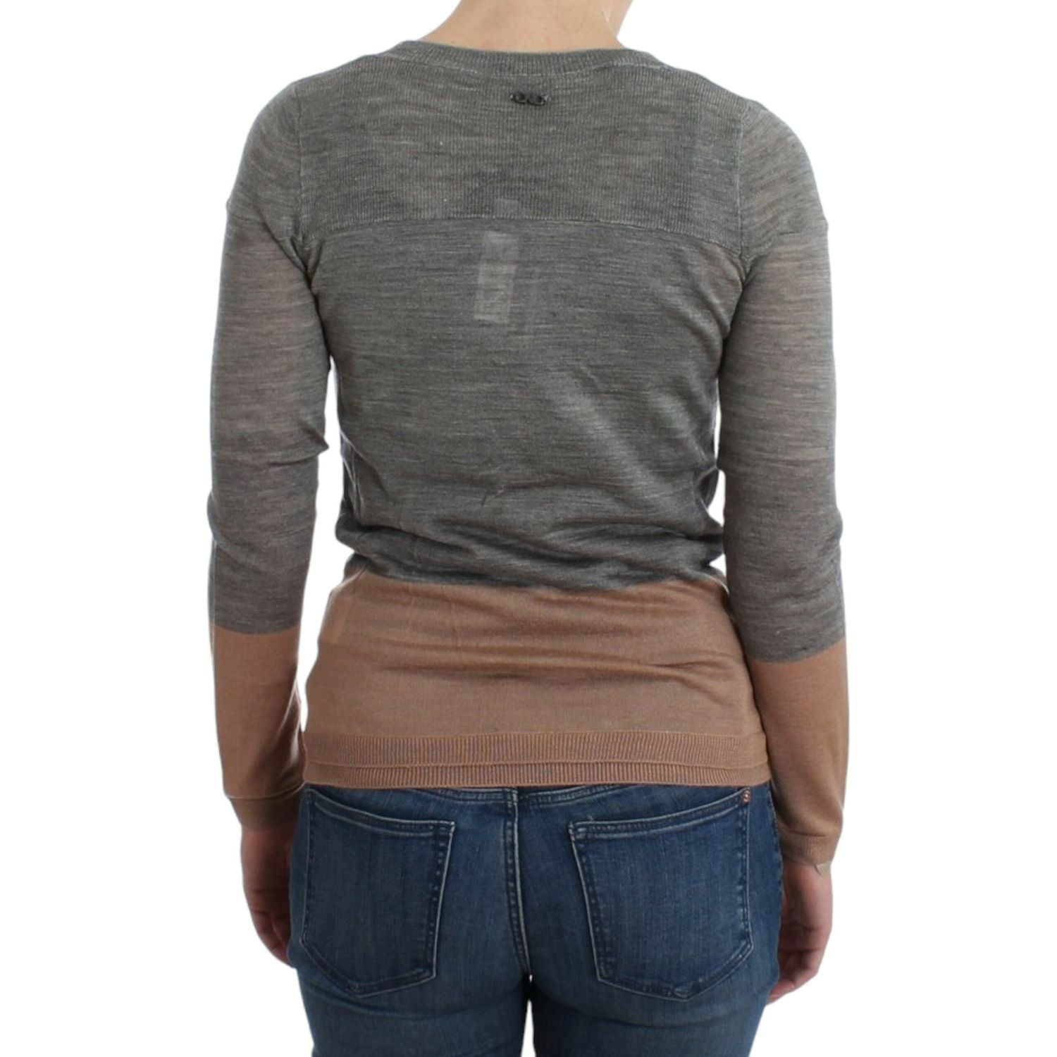 سترة صوفية أنيقة باللون الرمادي من الأكريليك والصوف من كوستيوم ناشيونال