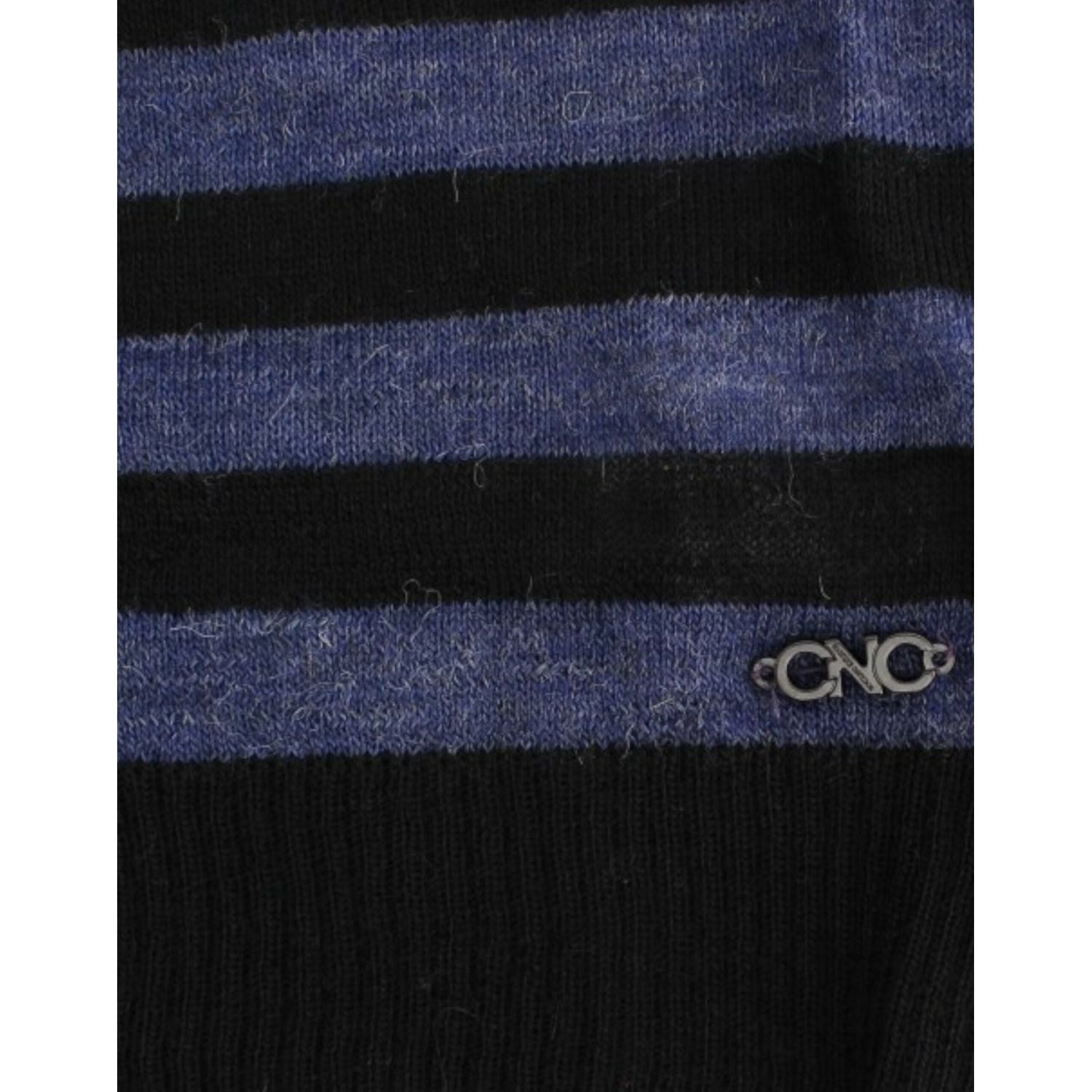 سترة من مزيج الصوف مخططة بفتحة رقبة على شكل حرف V من إنتاج شركة كوستيوم ناشيونال شيك