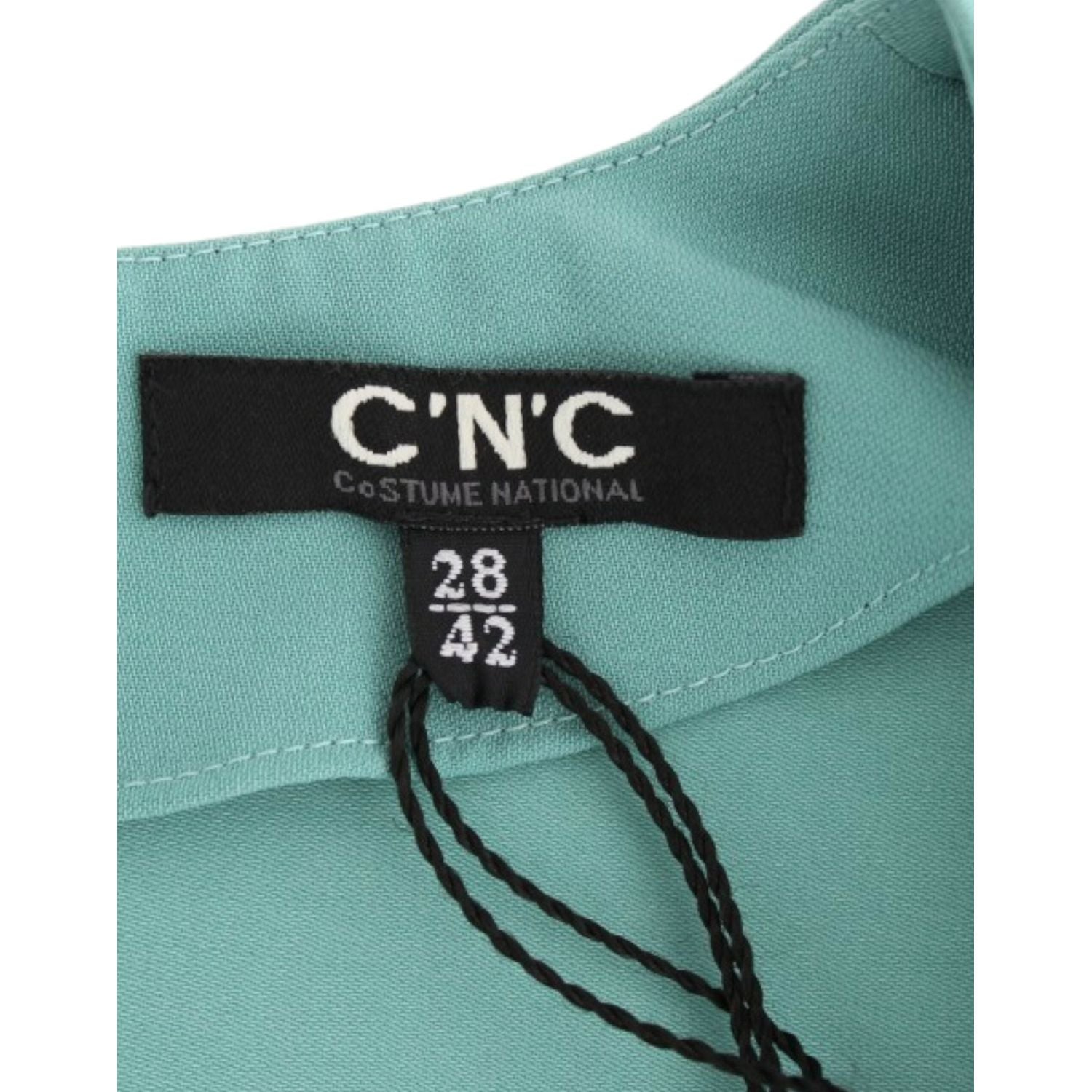 فستان ميدي أنيق باللون الأخضر بفتحة رقبة على شكل حرف V من كوستيوم ناتشورال