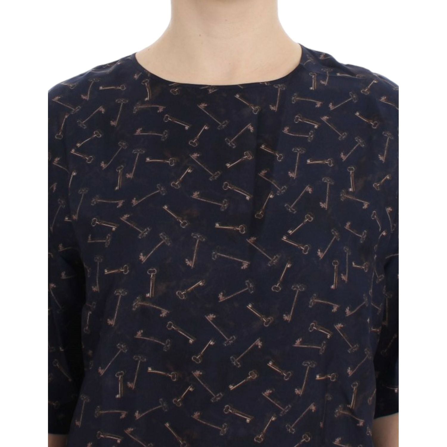 بلوزة دولتشي آند غابانا إنشانتد سيسيلي الحريرية بطبعة مفاتيح ذهبية