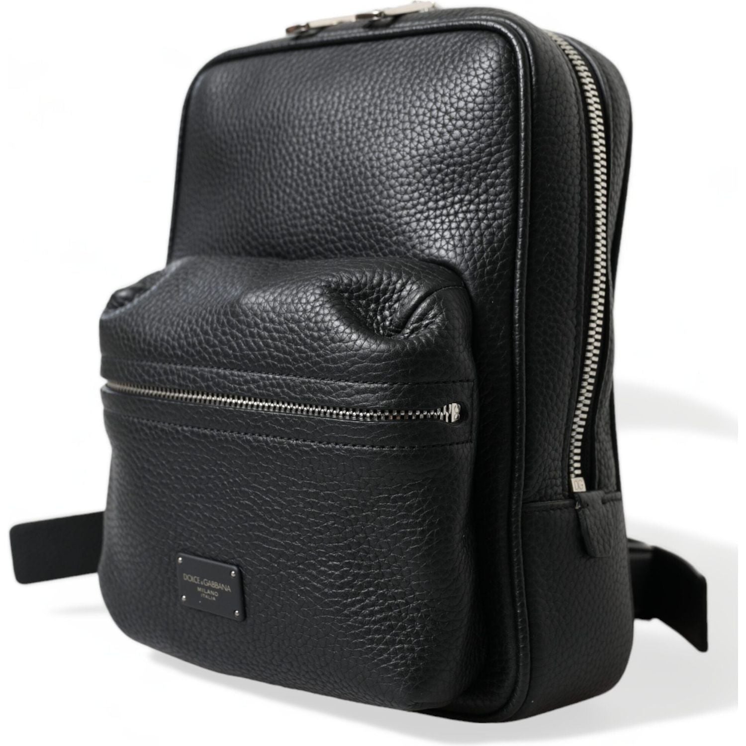 Front view with bag zipped and handles upright.