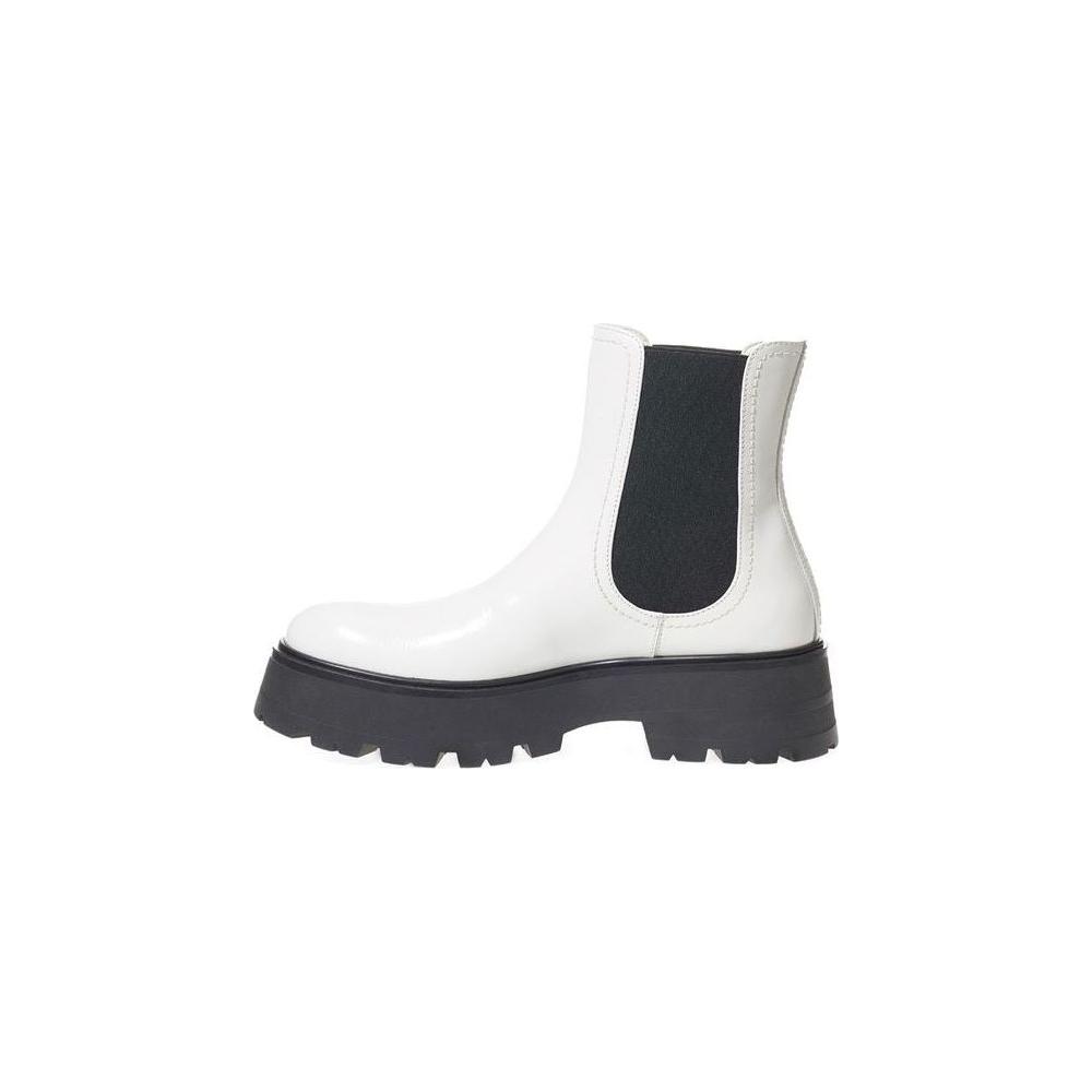 Alexander McQueen Elegant Monochrome Leather Boots Alexander McQueen