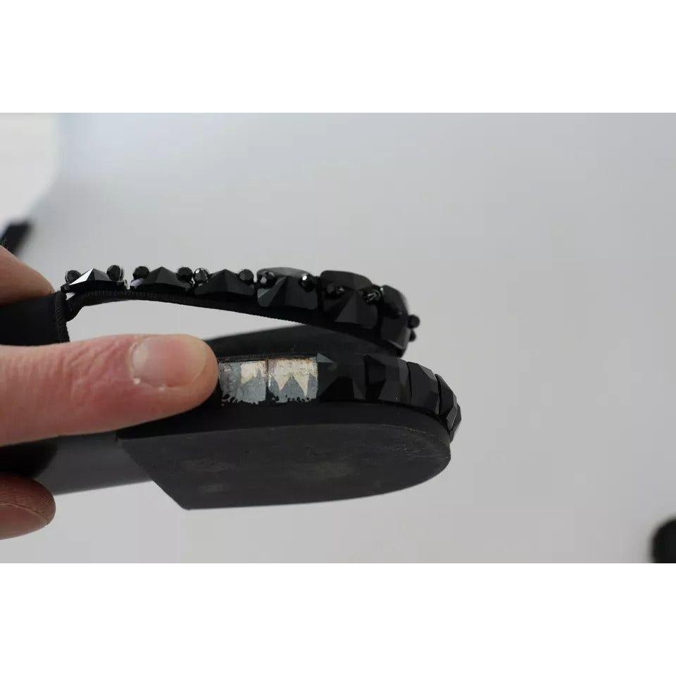 حذاء دولتشي آند غابانا الأسود المسطح ذو الكعب العالي والمزين بالكريستال