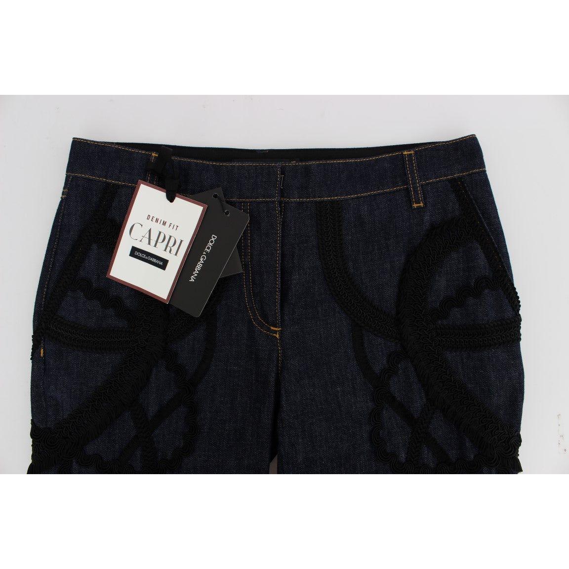 بنطلون جينز كابري مطرز من دولتشي آند غابانا لإطلالة أنيقة