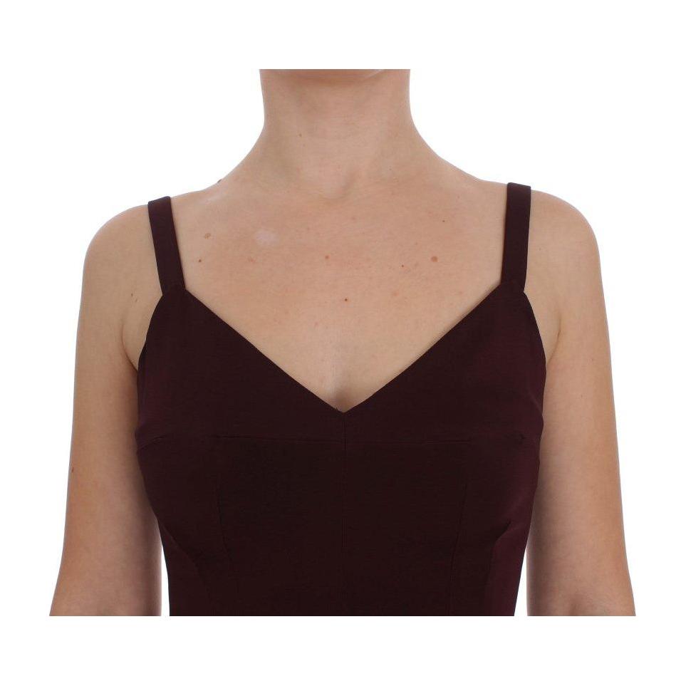 فستان دولتشي آند غابانا الأنيق باللون الخمري