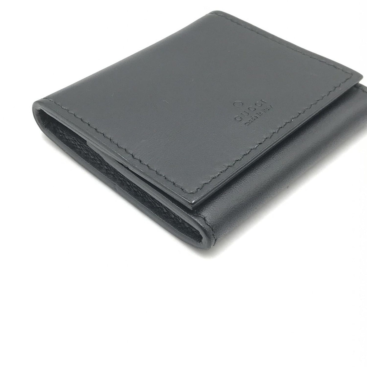 Gucci Compact Leather Wallet With Sleek Design
